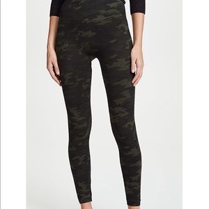 High-Rise Camo Leggings - Green Camo